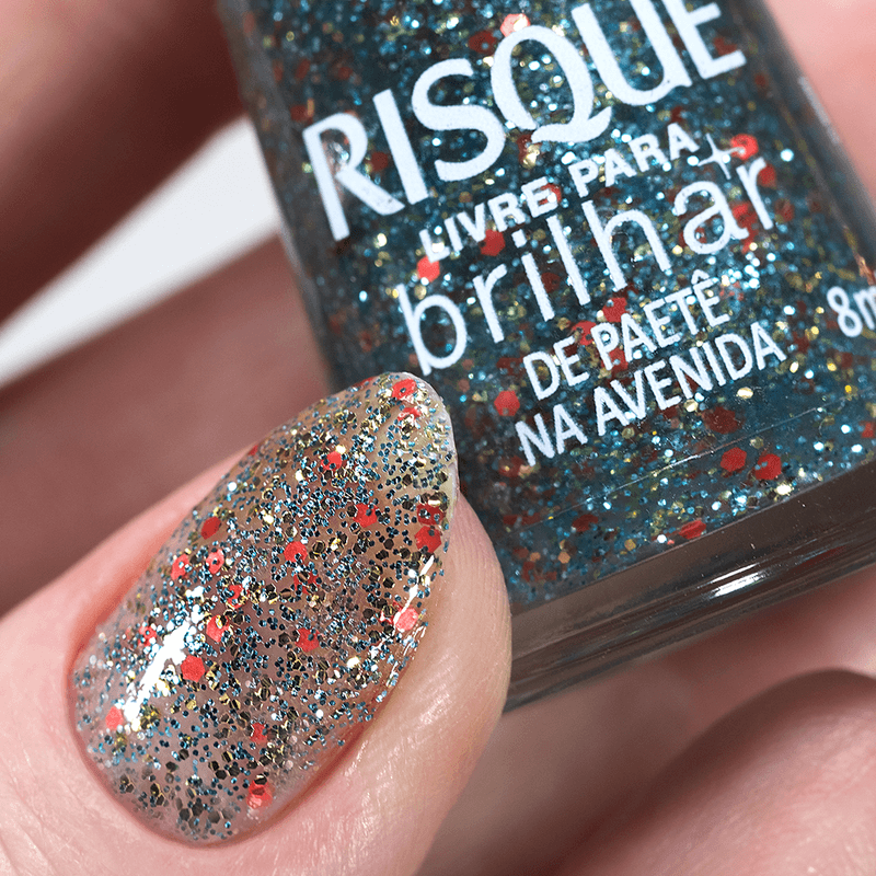 Esmalte-Risque-Livre-para-Brilhar-Glitter-Azul-De-Paete-na-Avenida-7891350040395_3