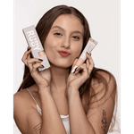 Base-Fluida-Skin-Tint-Efeito-Natural-Ruby-Kisses-Cor-122-Modelo