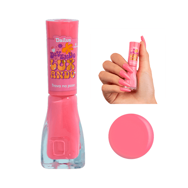 Esmalte-Dailus-Devendo-e-Luxando-Trava-na-Pose--1-